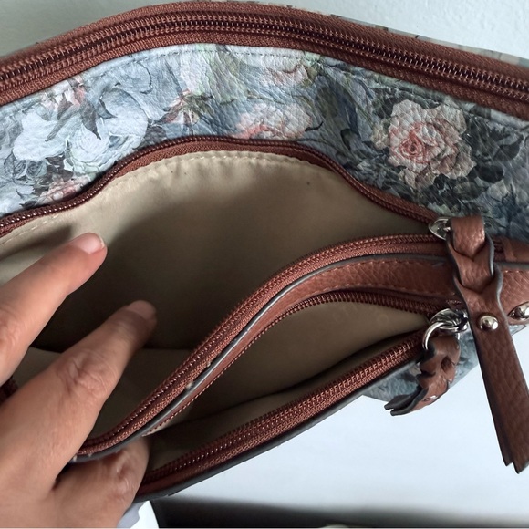 Rosetti Vintage Style Floral Crossbody Bag with Brown Trim & Multi-Pockets - Picture 4 of 11